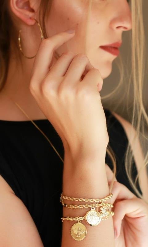 PULSEIRA CORDÃO BAIANO COM PINGENTE DIVINO ESPÍRITO SANTO COM DETALHES DIAMANTADOS FOLHEADA A OURO 18K