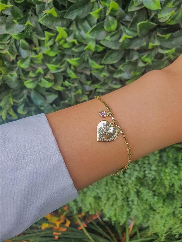 PULSEIRA TRABALHADA COM CORAÇÃO MAMÃE FOLHEADA A OURO 18K