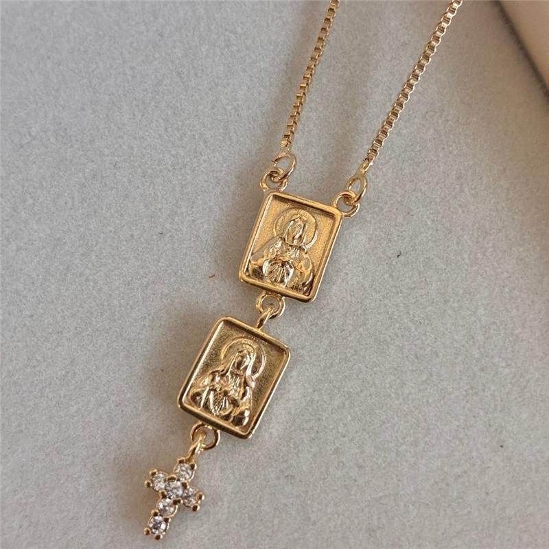 ESCAPULÁRIO COM SAGRADO CORAÇÃO DE JESUS COM CRUZ EM ZIRCÔNIAS FOLHEADO EM OURO 18K 