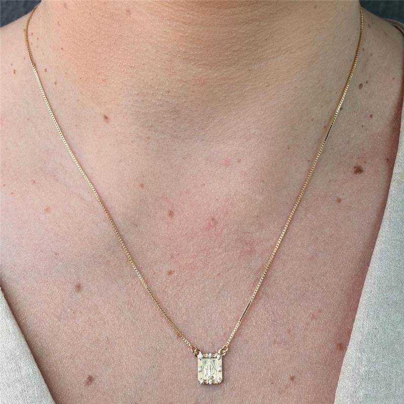 ESCAPULÁRIO COM NOSSA SENHORA APARECIDA EM ZIRCÔNIAS FOLHEADO A OURO 18K 